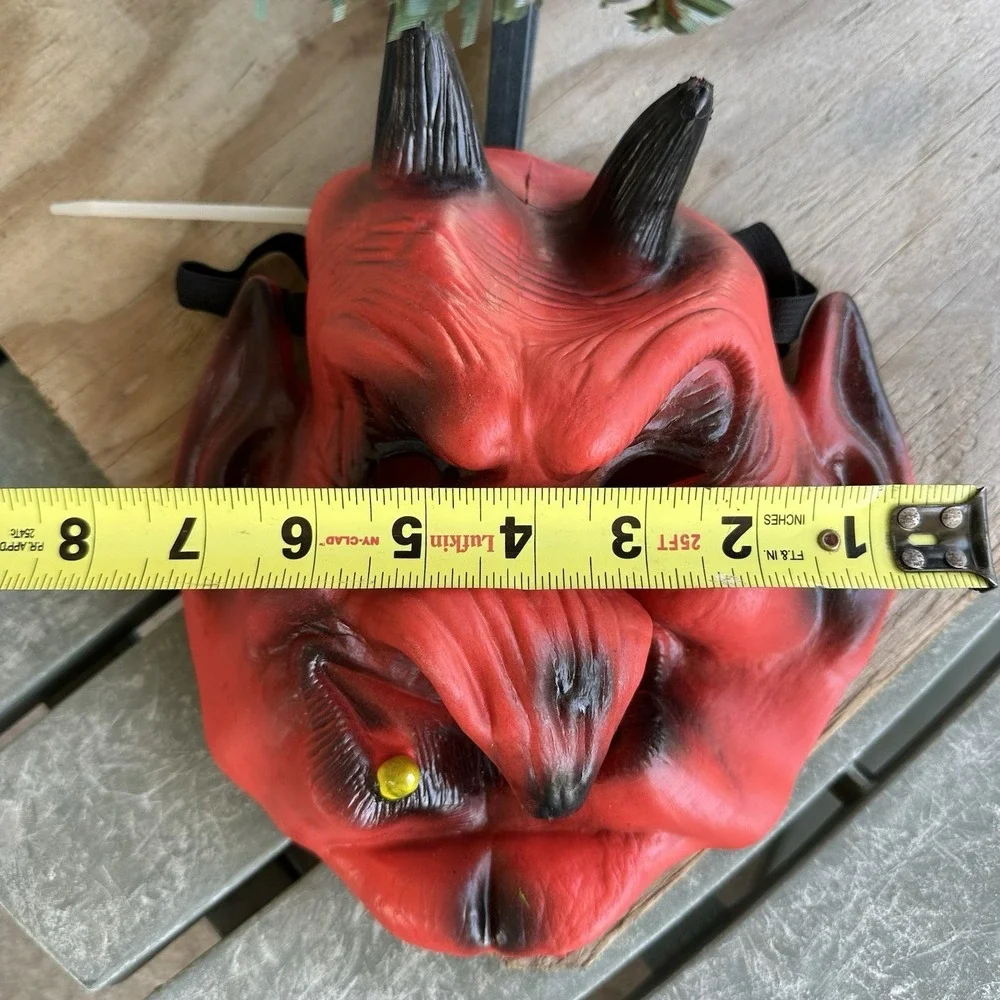 The Unbranded Brand devil red